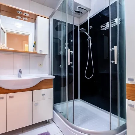 Chic Flat With Balcony Close To Caddebostan Shore Istanbul