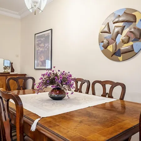 Chic Flat With Balcony Close To Caddebostan Shore Apartman