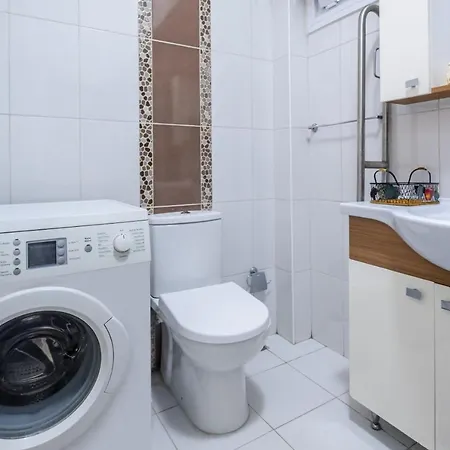 Chic Flat With Balcony Close To Caddebostan Shore